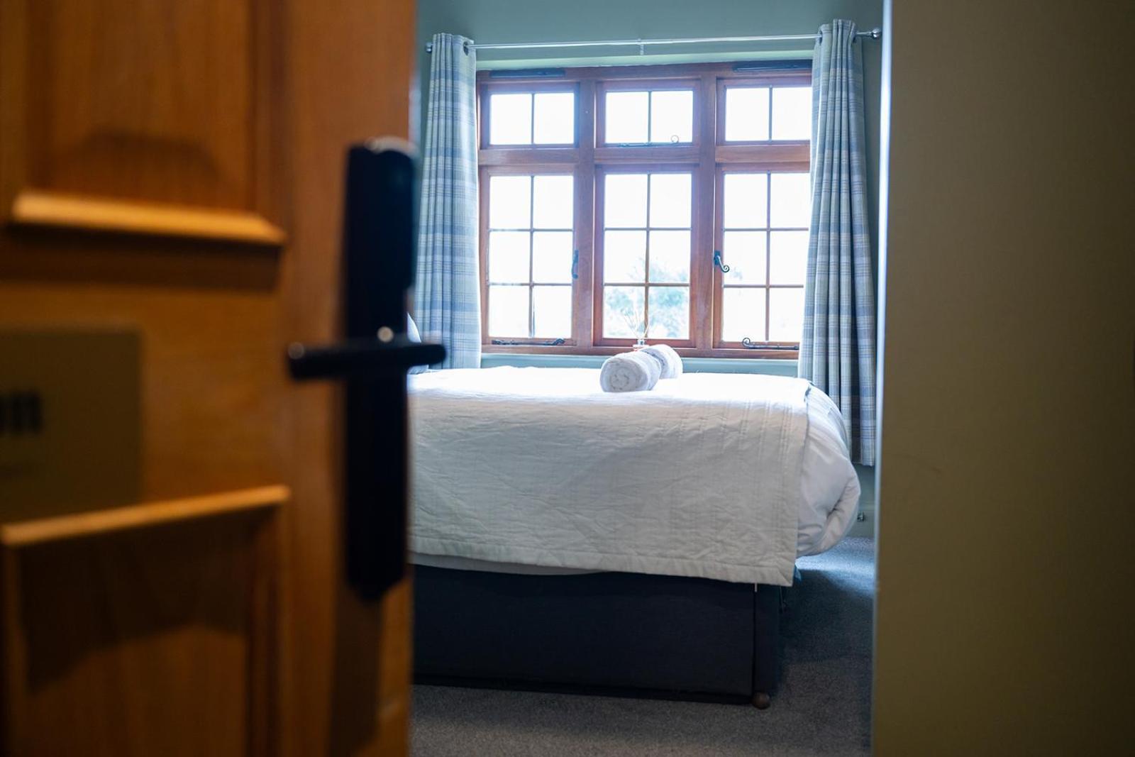 Tottington Manor Hotel Henfield Extérieur photo